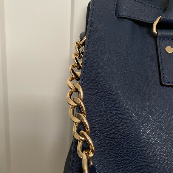 ❗️SOLD❗️Michael Kors Hamilton Large Tote, Navy - Picture 5 of 15